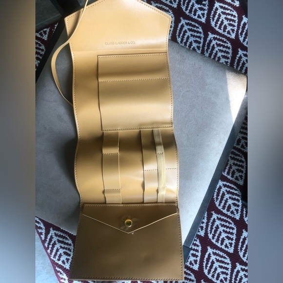 GLASS LADDER & CO tech accessories organizer - Picture 3 of 7